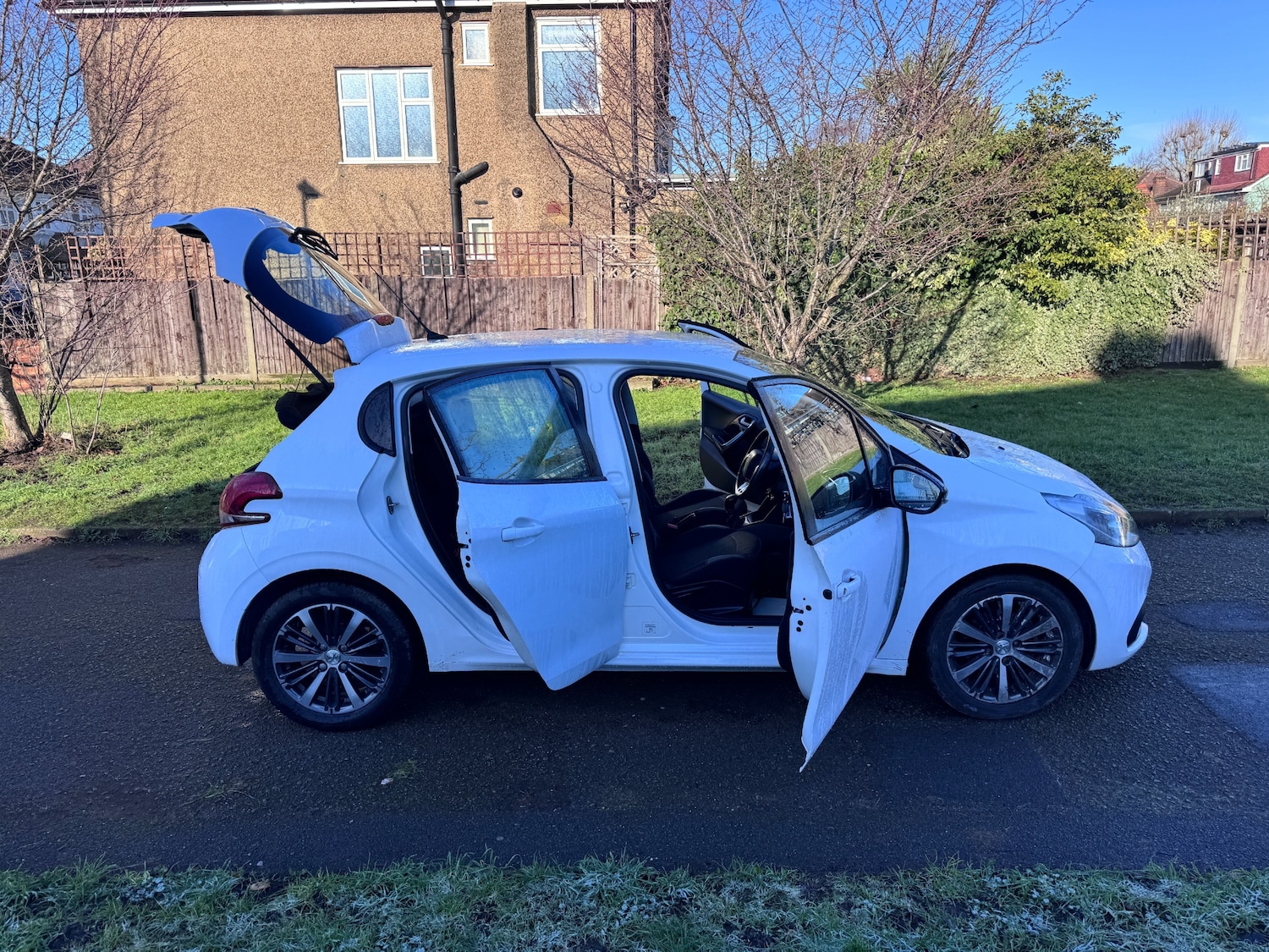 Used Peugeot 208 2016 for sale - 77196730: Photo 45