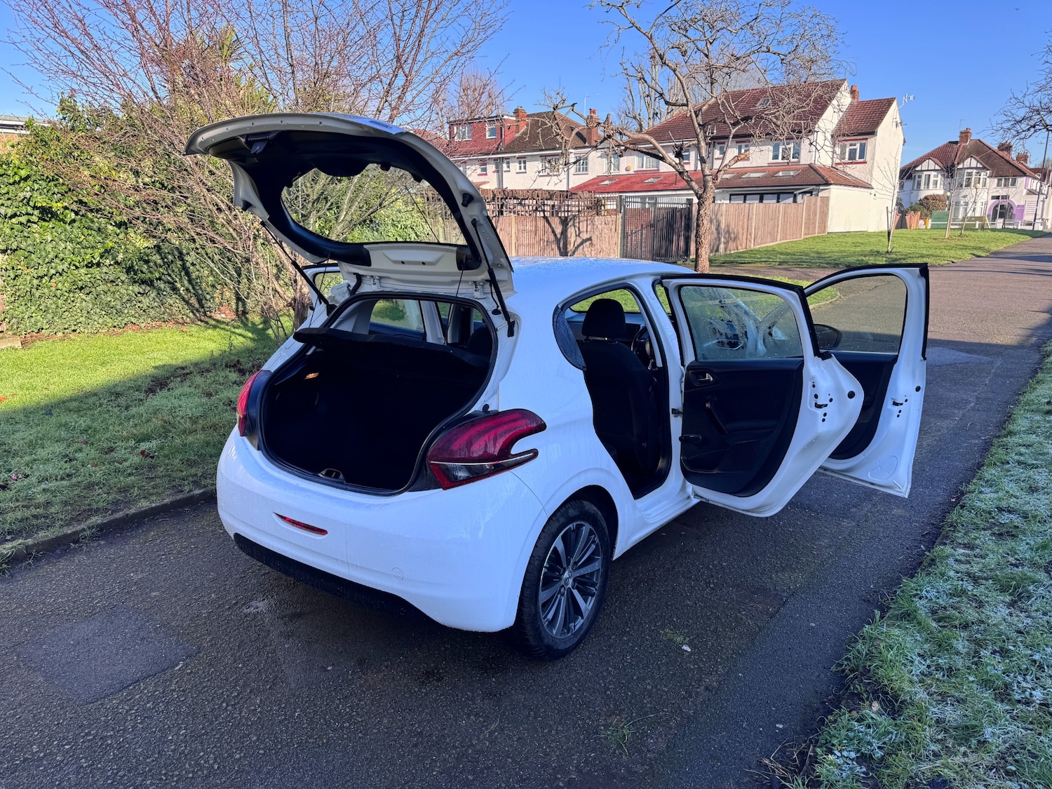 Used Peugeot 208 2016 for sale - 77196730: Photo 47