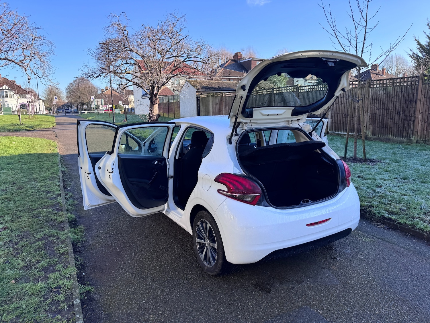 Used Peugeot 208 2016 for sale - 77196730: Photo 49