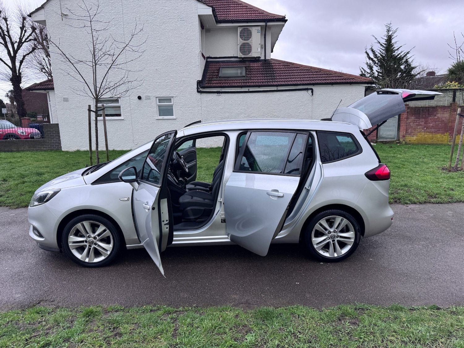 Used Vauxhall Zafira 2018 for sale - 77790411: Photo 36