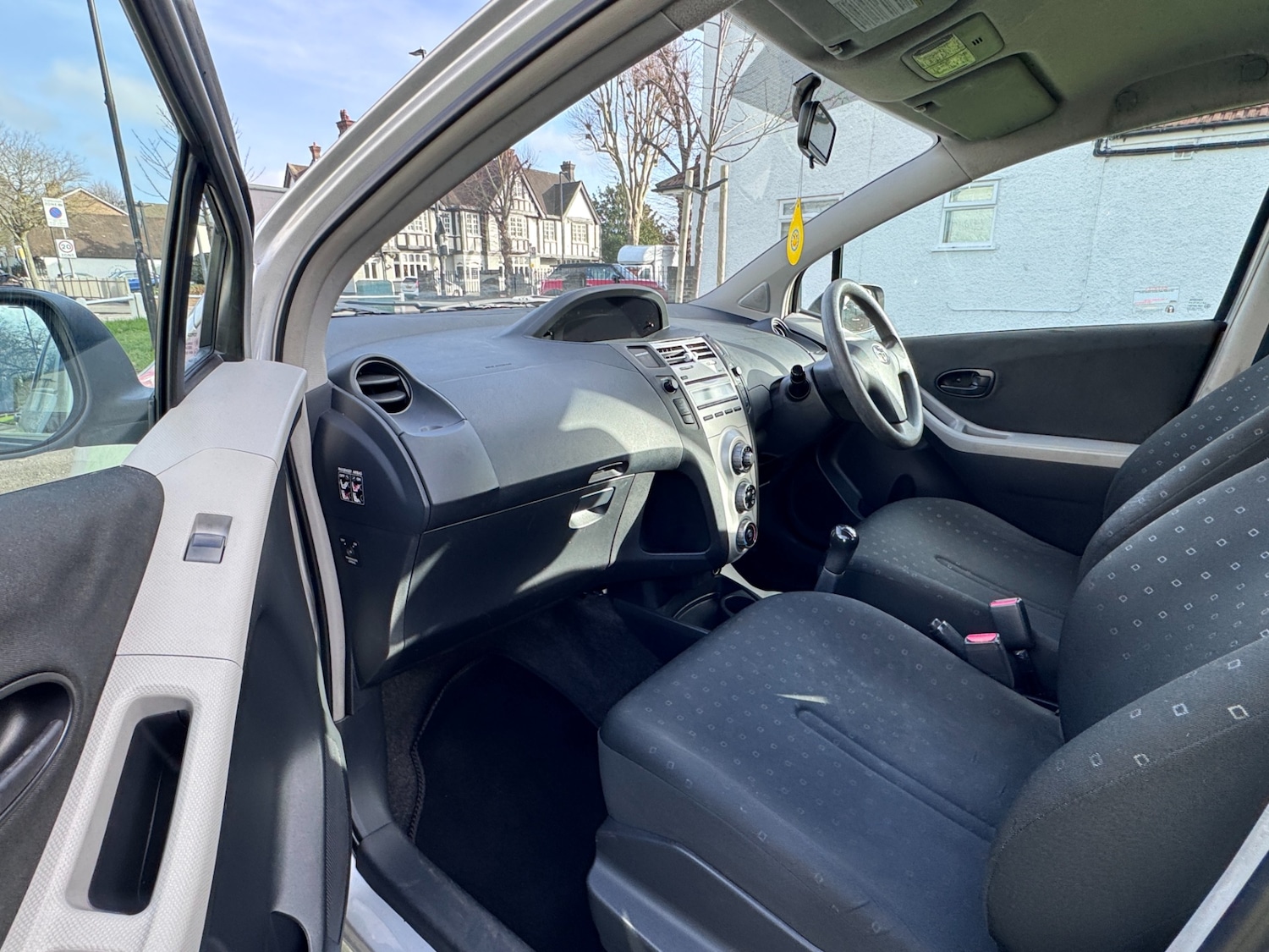 Used Toyota Yaris 2006 for sale - 77474880: Photo 14