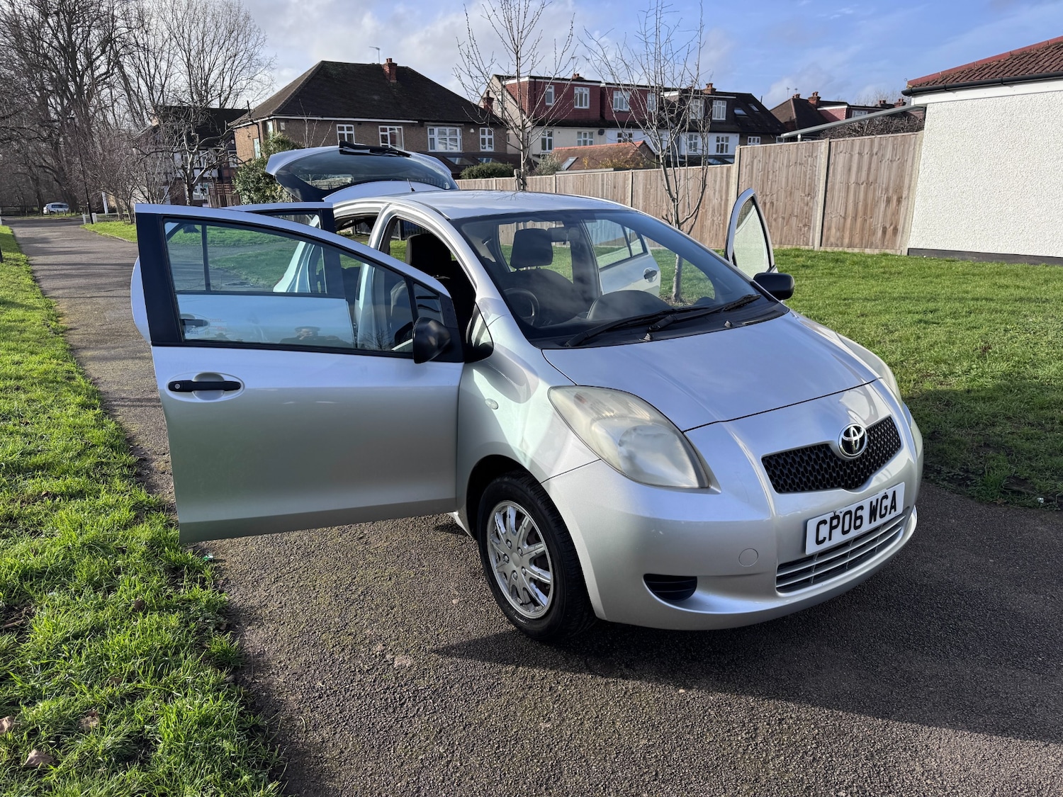 Used Toyota Yaris 2006 for sale - 77474880: Photo 25