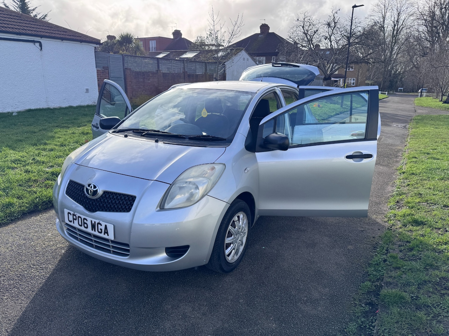 Used Toyota Yaris 2006 for sale - 77474880: Photo 27