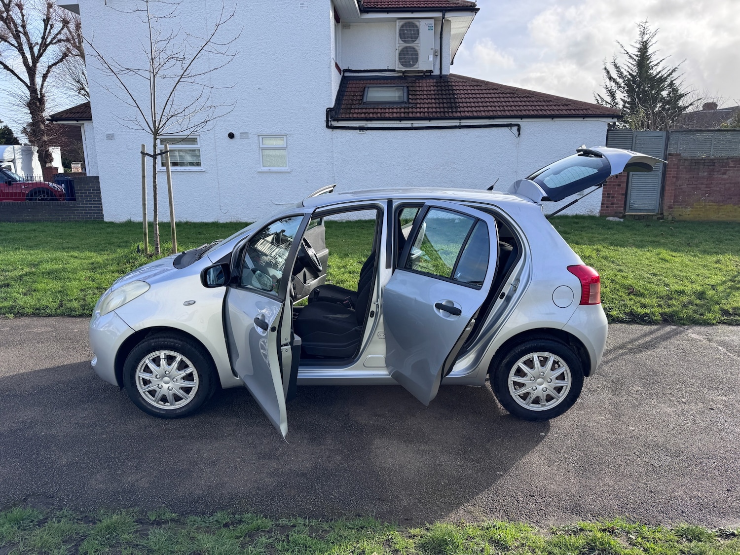 Used Toyota Yaris 2006 for sale - 77474880: Photo 29