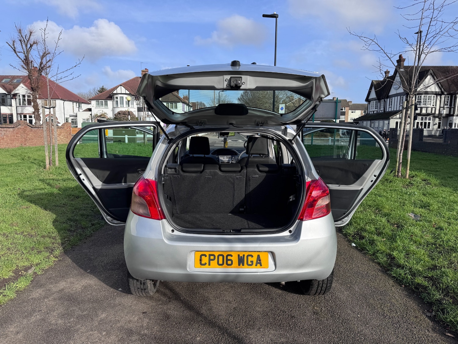 Used Toyota Yaris 2006 for sale - 77474880: Photo 31