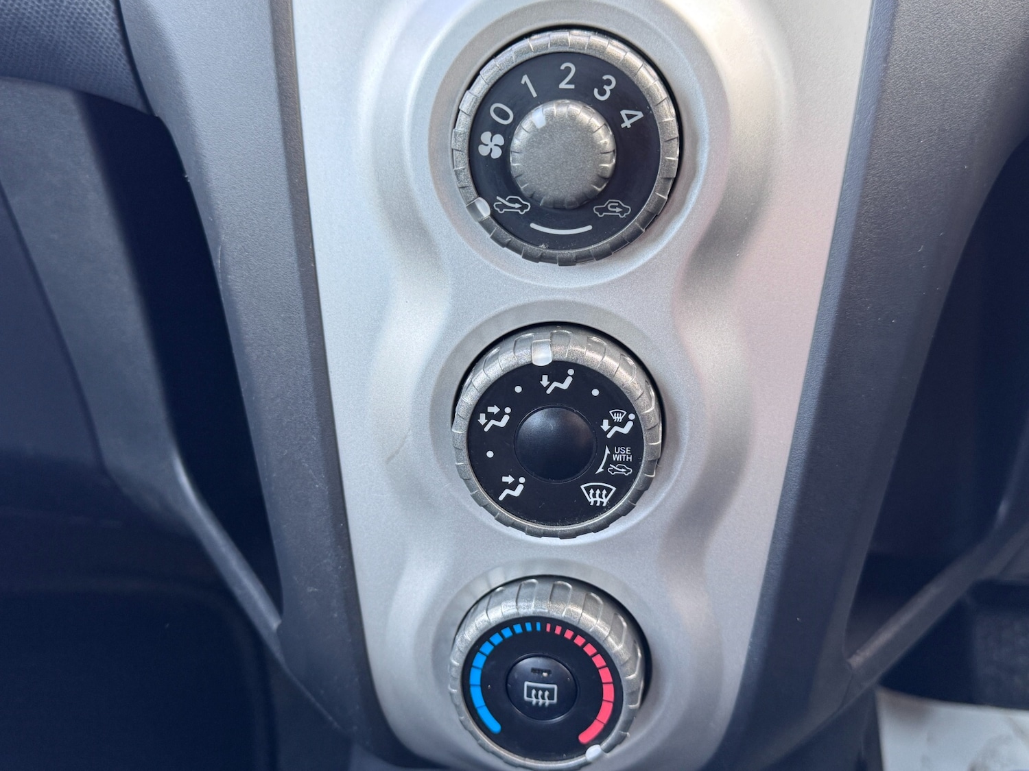 Used Toyota Yaris 2006 for sale - 77474880: Photo 36