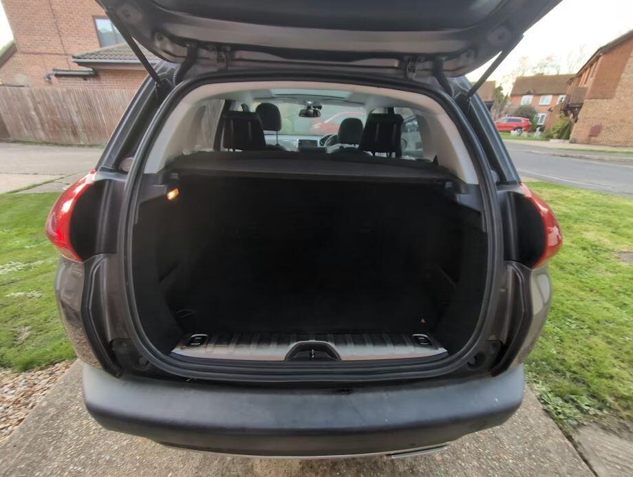 Used Peugeot 2008 2017 for sale - 76670496: Photo 10