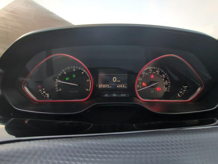 Used Peugeot 2008 2017 for sale - 76670496: Photo 11