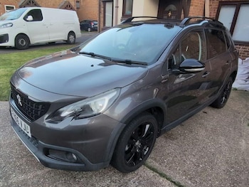 Used Peugeot 2008 2017 for sale - 76670496: Photo