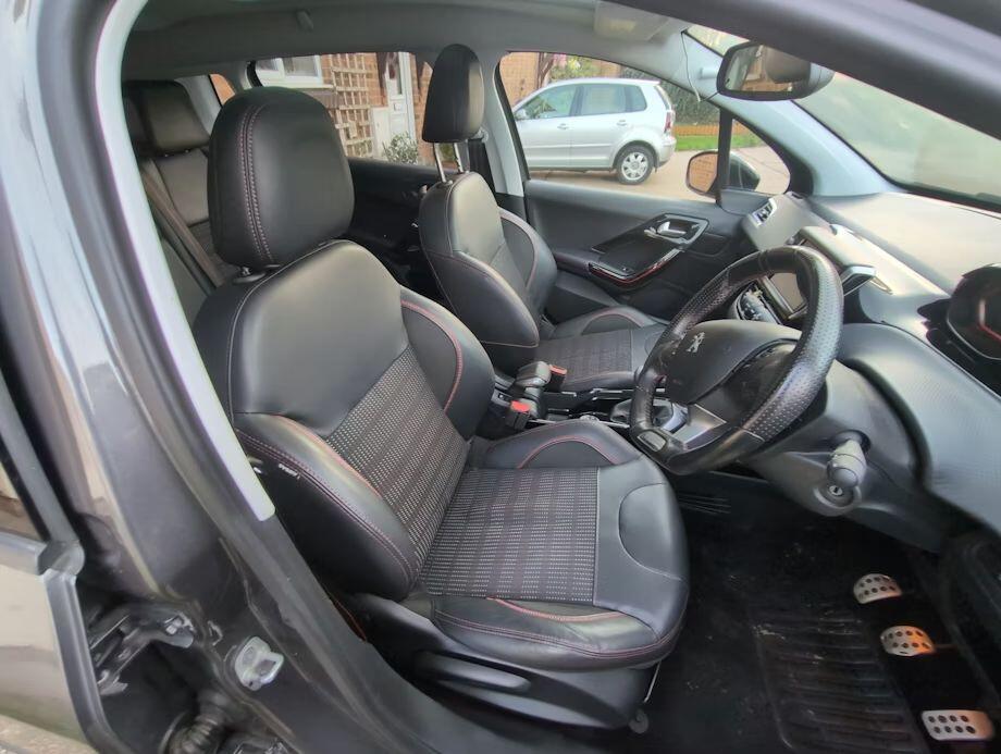 Used Peugeot 2008 2017 for sale - 76670496: Photo 7