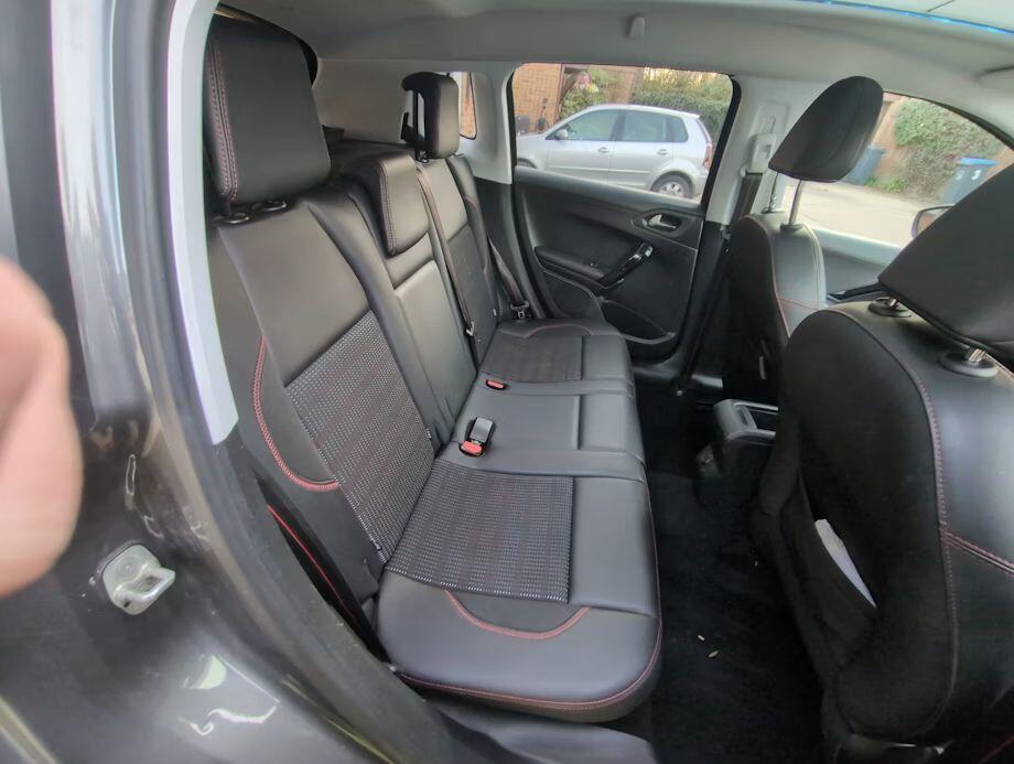 Used Peugeot 2008 2017 for sale - 76670496: Photo 8