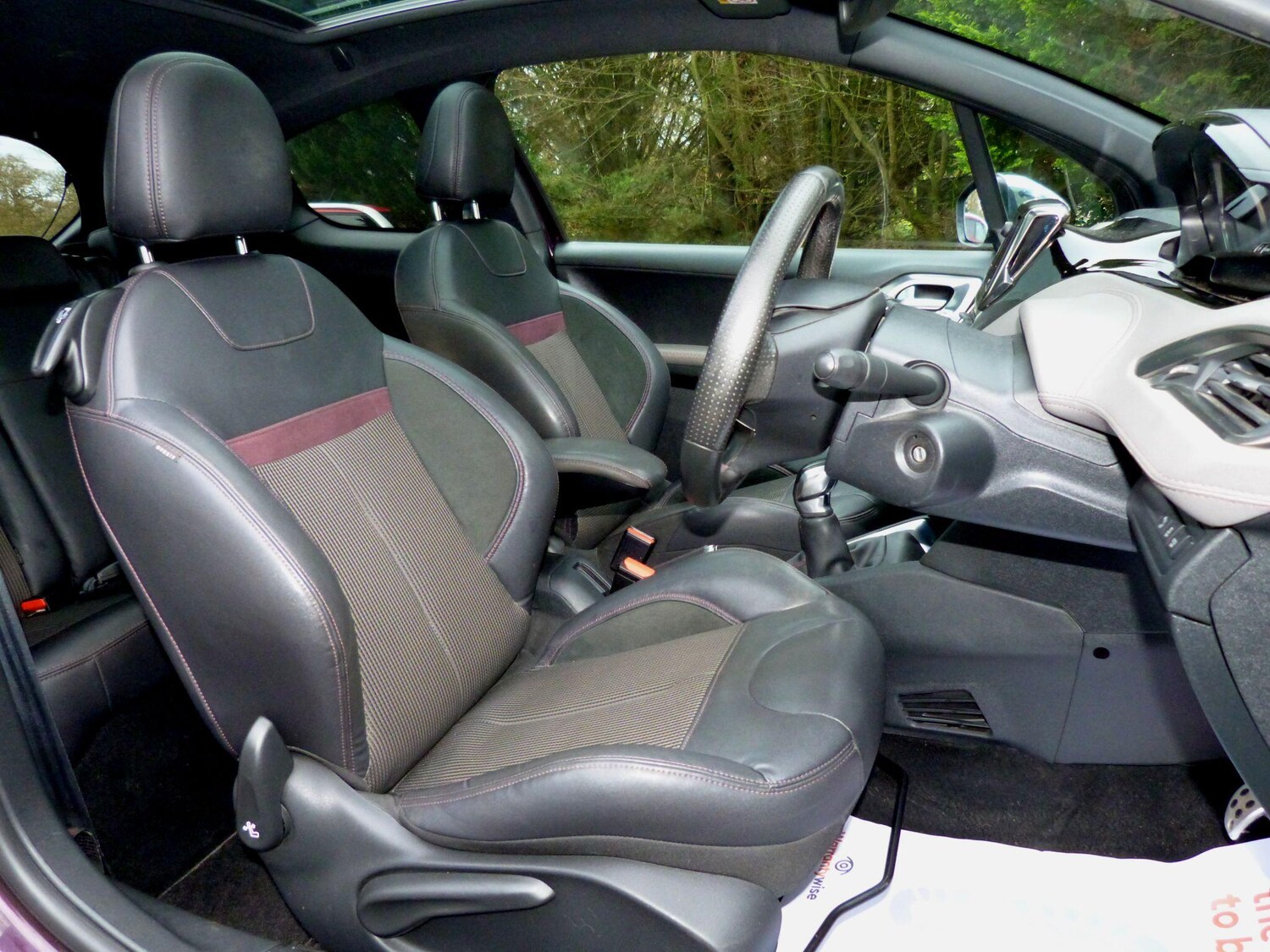 Used Peugeot 208 2014 for sale - 76453686: Photo 10