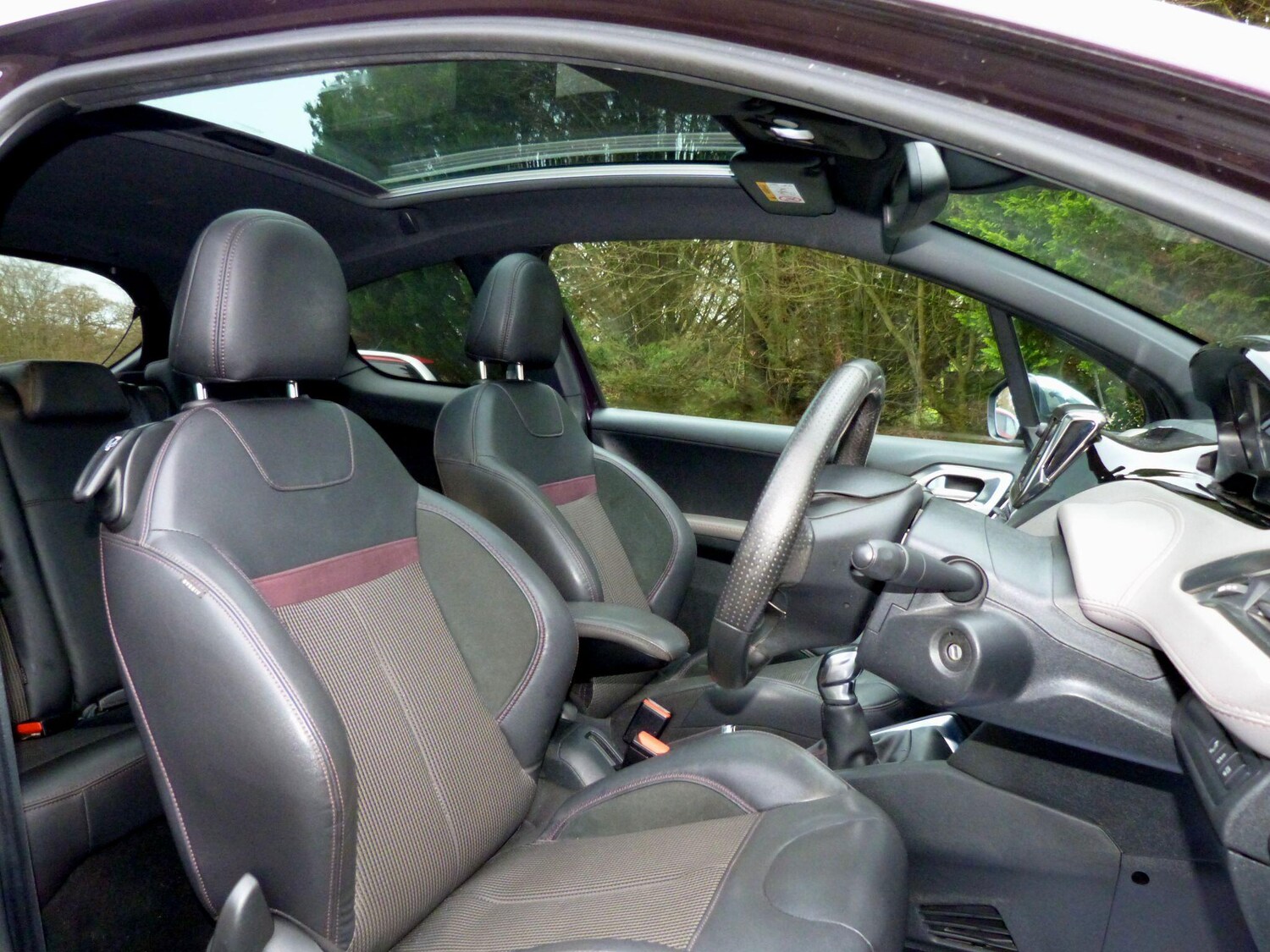 Used Peugeot 208 2014 for sale - 76453686: Photo 11