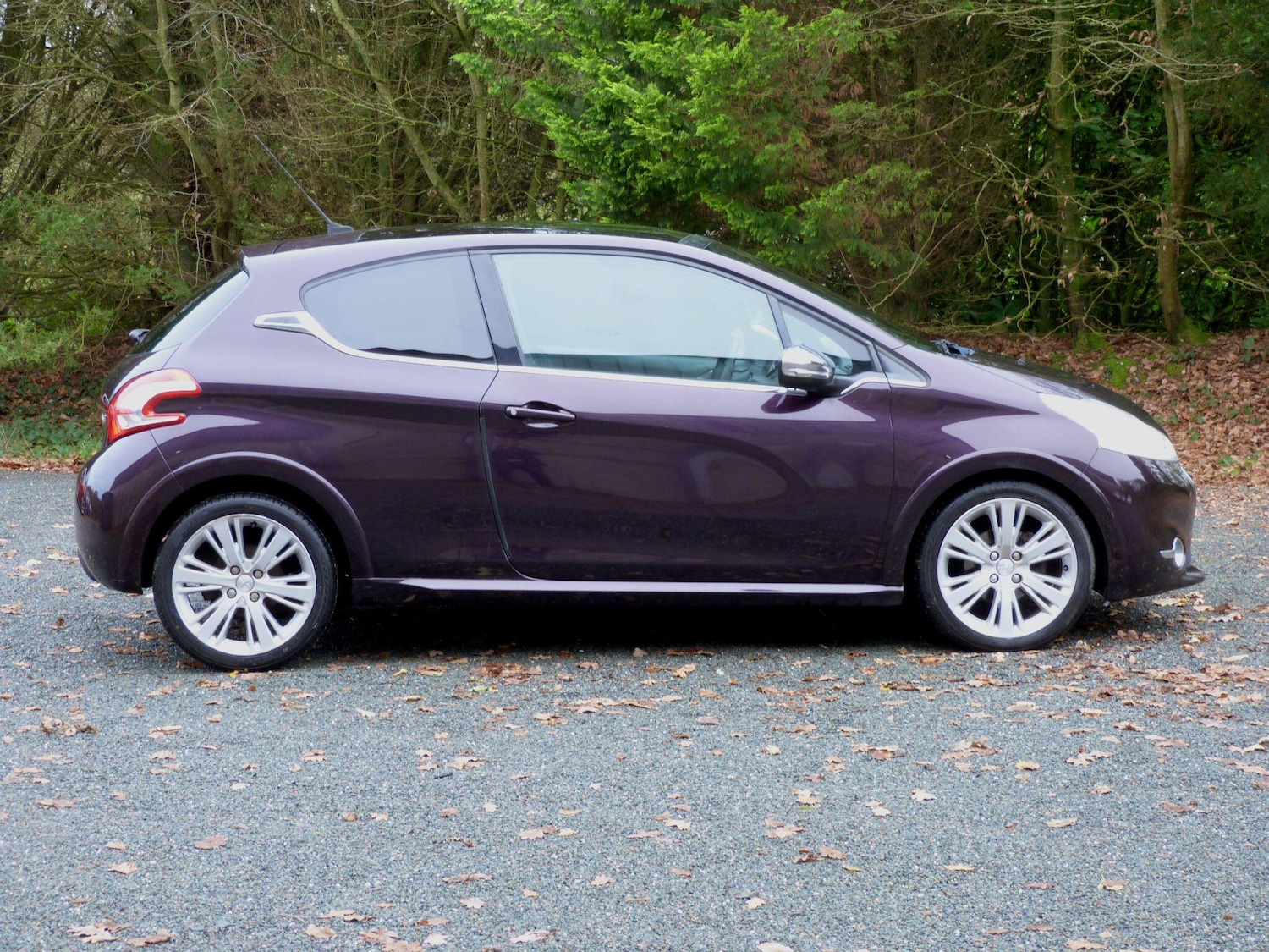 Used Peugeot 208 2014 for sale - 76453686: Photo 8