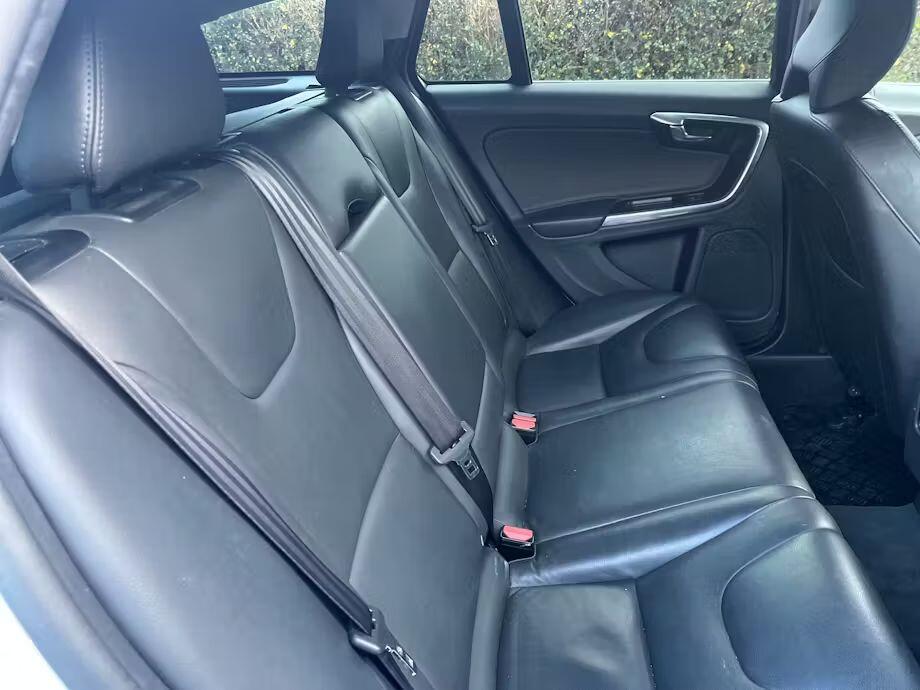 Used Volvo V60 2015 for sale - 77899030: Photo 6