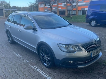 Used Skoda Superb 2014 for sale - 76334607: Photo