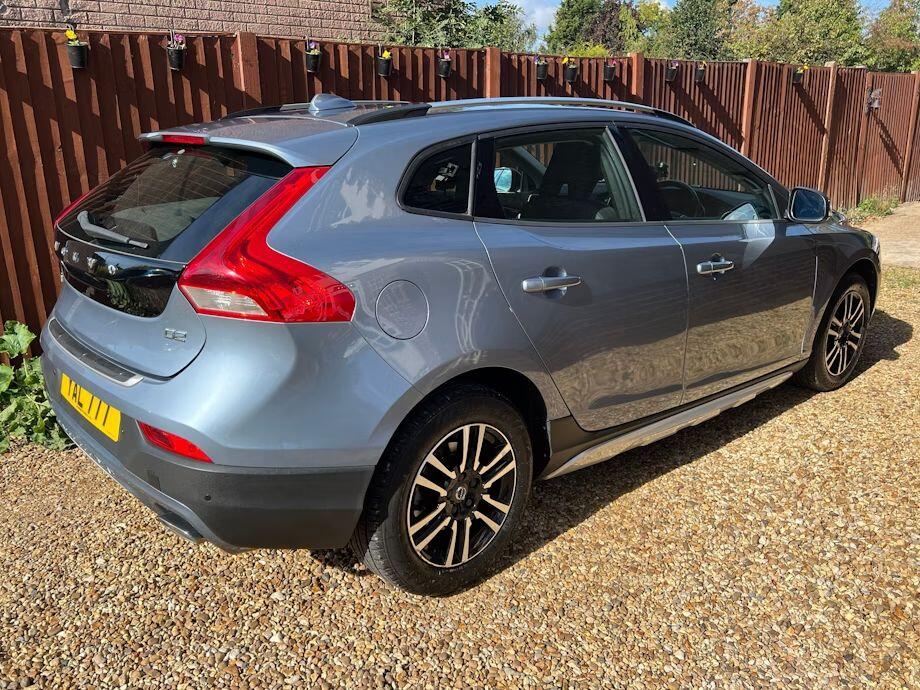 Used Volvo V40 Cross Country for sale - 76143648: Photo 3