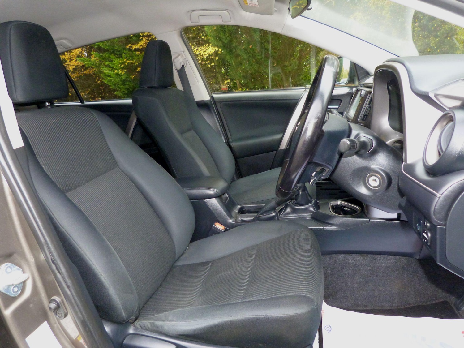 Used Toyota RAV4 2017 for sale - 75575132: Photo 14