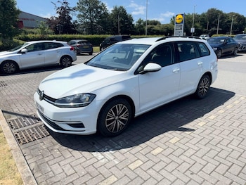 Used Volkswagen Golf 2018 for sale - 79055057: Photo
