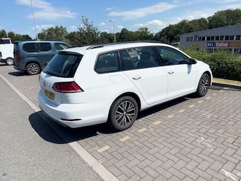 Used Volkswagen Golf 2018 for sale - 79055057: Photo