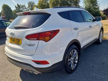 Used Hyundai Santa Fe 2018 for sale - 79519123: Photo