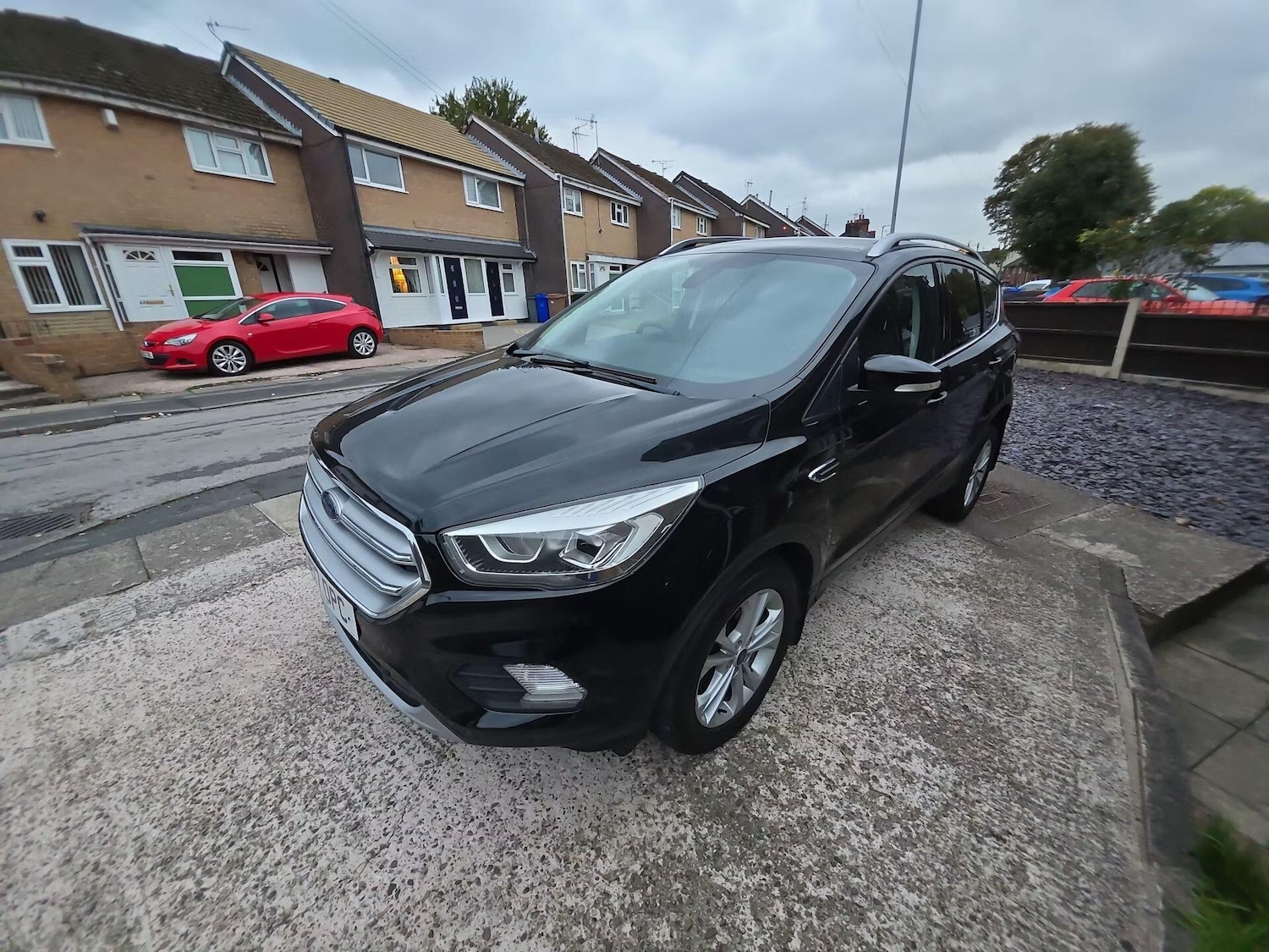 Used Ford Kuga 2017 for sale - 76181950: Photo 2