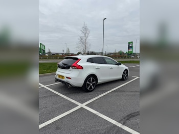 Used Volvo V40 2017 for sale - 78316330: Photo