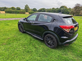 Used Honda HR-V 2017 for sale - 76125443: Photo 3