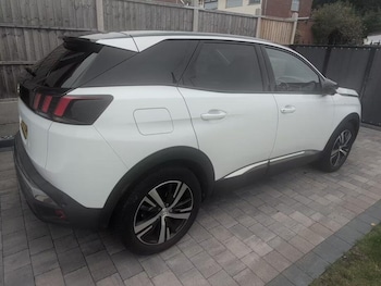 Used Peugeot 3008 2017 for sale - 76120132: Photo 3