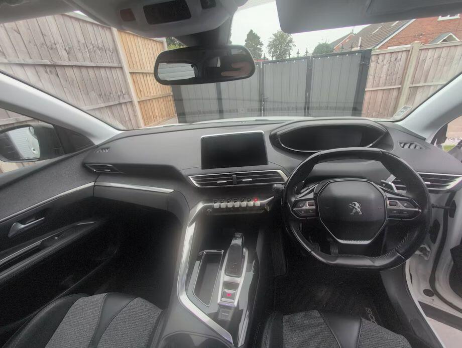 Used Peugeot 3008 2017 for sale - 76120132: Photo 6