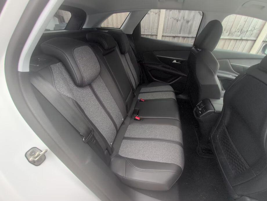 Used Peugeot 3008 2017 for sale - 76120132: Photo 8
