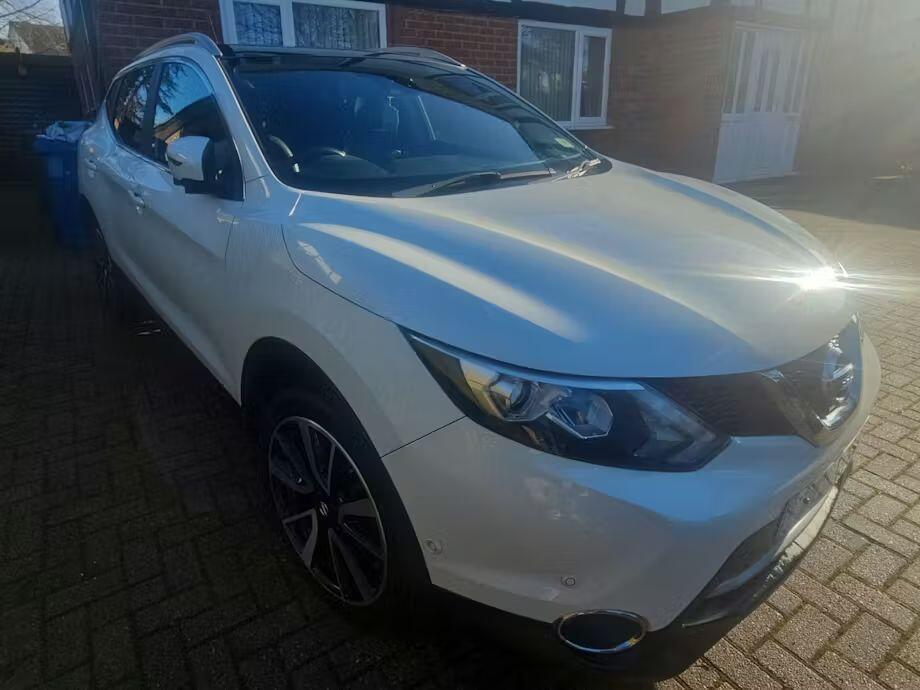 Used Nissan Qashqai 2015 for sale - 77269418: Photo 2