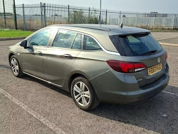 Used Vauxhall Astra 2017 for sale - 79687101: Photo