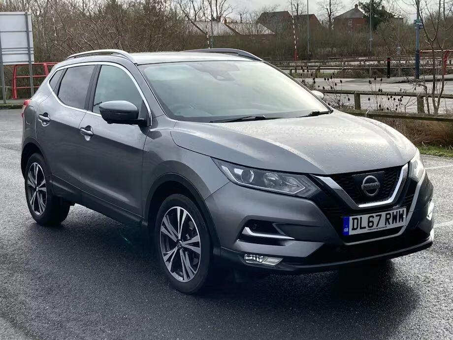 Used Nissan Qashqai 2017 for sale - 77639476: Photo 2