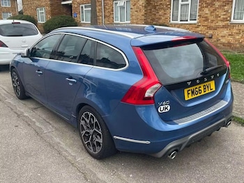Used Volvo V60 2016 for sale - 77786410: Photo