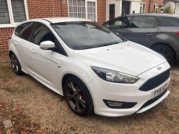 Used Ford Focus 2018 for sale - 76176627: Photo 2