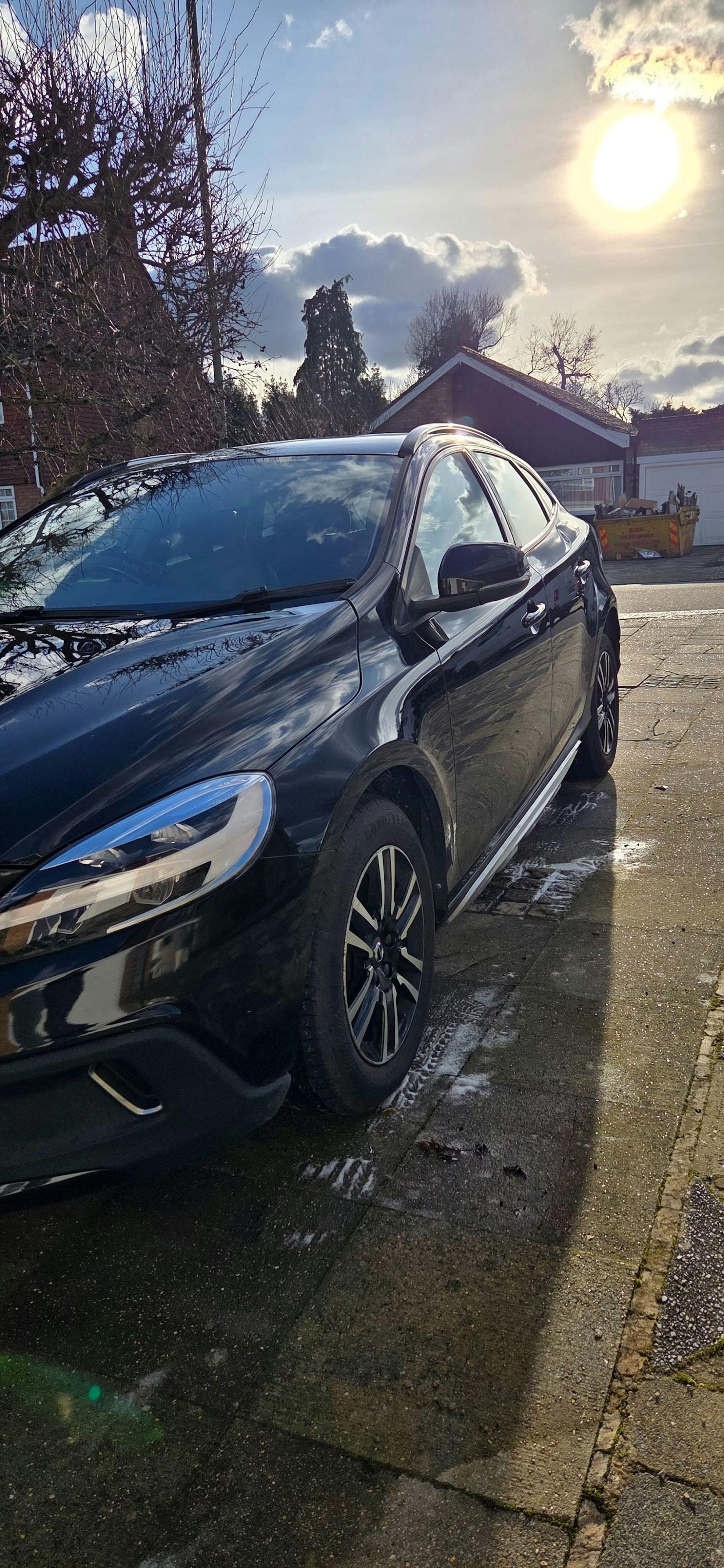 Used Volvo V40 2017 for sale - 77570898: Photo 2