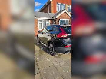 Used Volvo V40 2017 for sale - 77570898: Photo