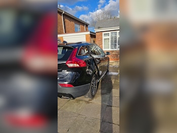 Used Volvo V40 2017 for sale - 77570898: Photo