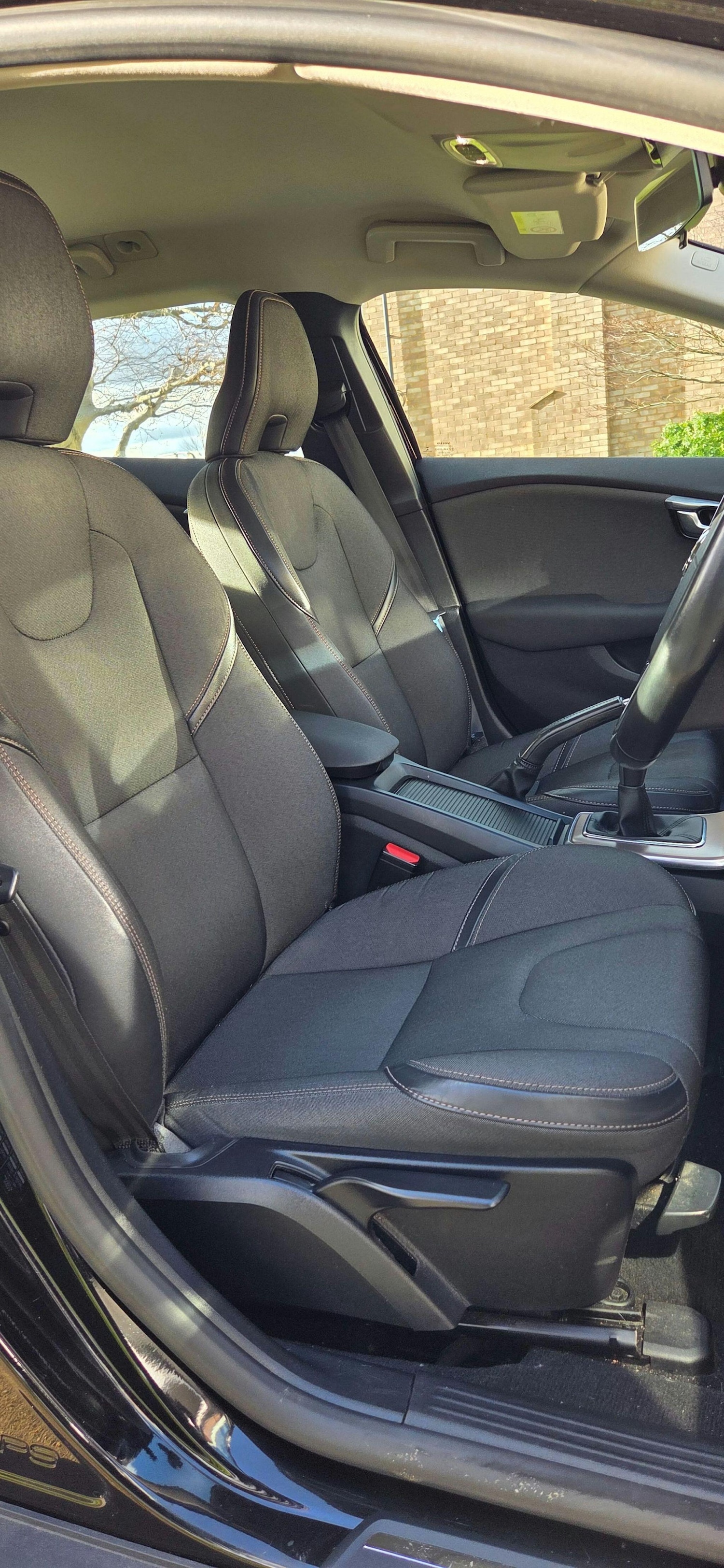 Used Volvo V40 2017 for sale - 77570898: Photo 5