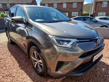 Used Toyota RAV4 2017 for sale - 74619838: Photo