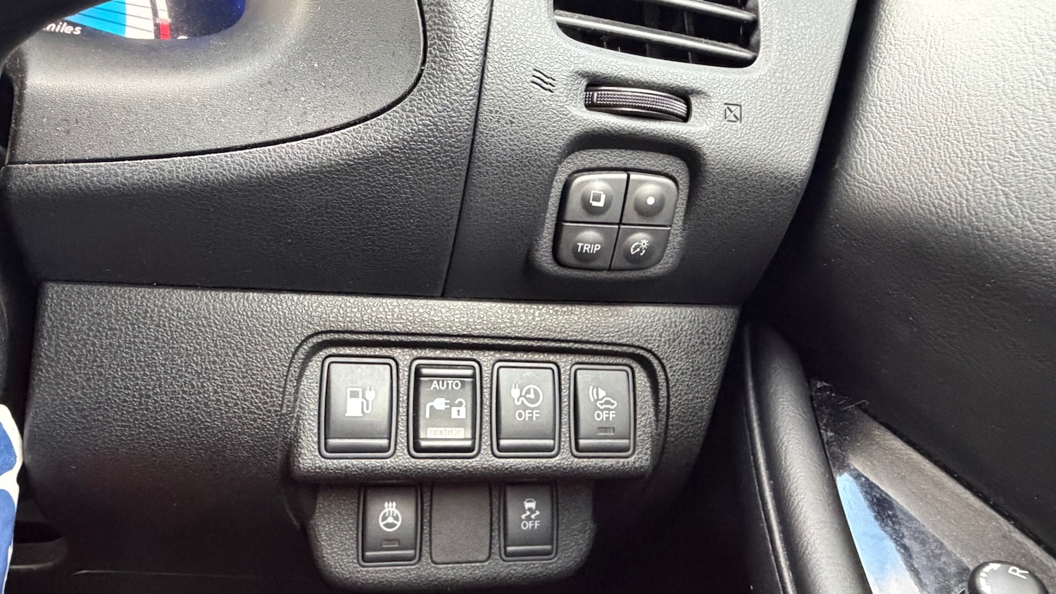 Used Nissan Leaf 2015 for sale - 77304759: Photo 24