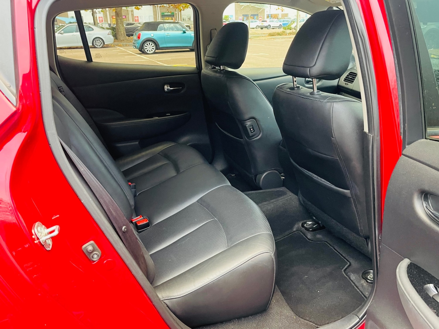 Used Nissan Leaf 2017 for sale - 76526539: Photo 11