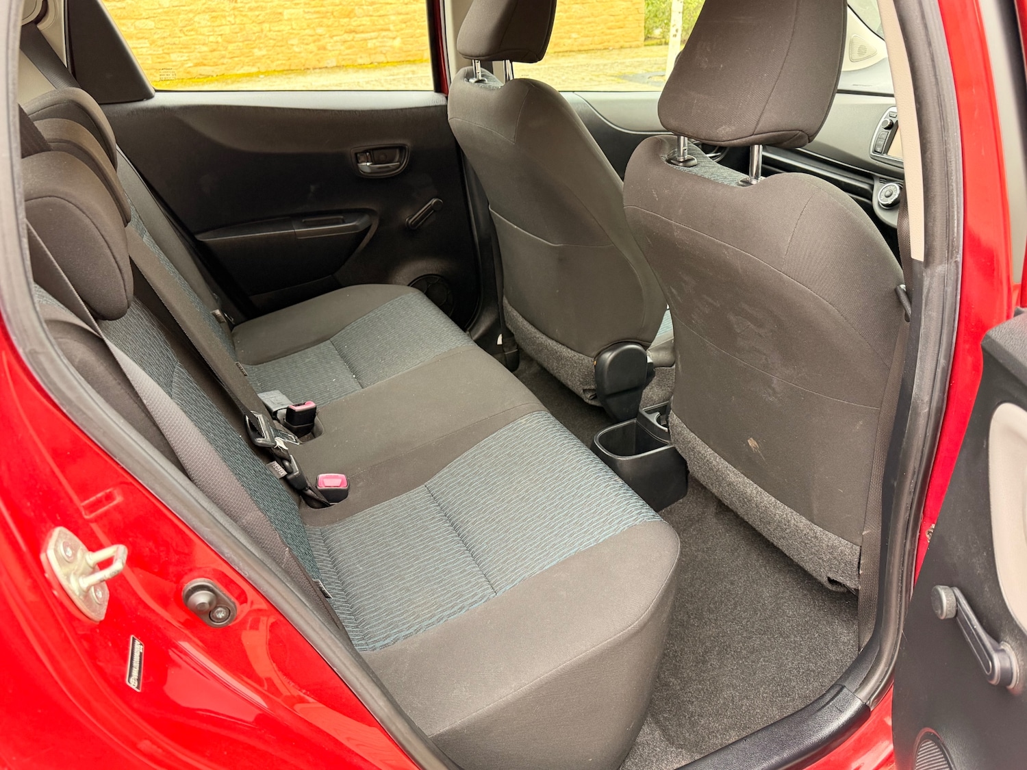 Used Toyota Yaris 2012 for sale - 77562434: Photo 11