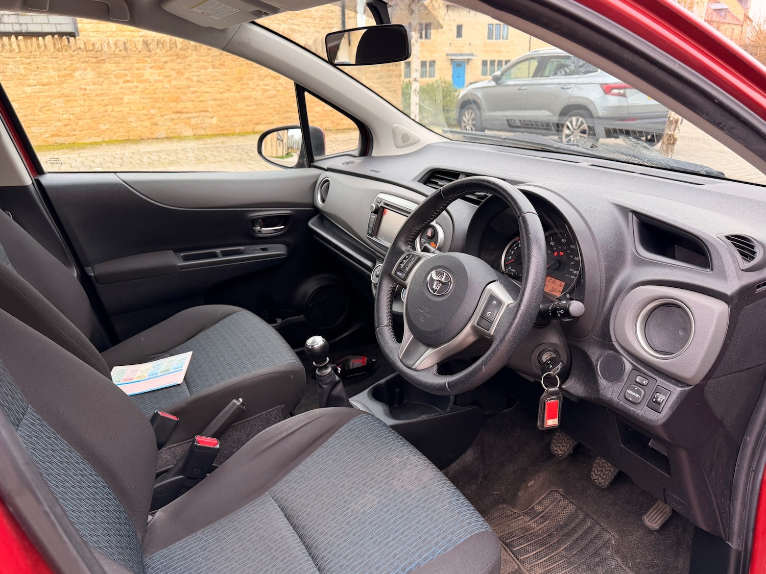 Used Toyota Yaris 2012 for sale - 77562434: Photo 17