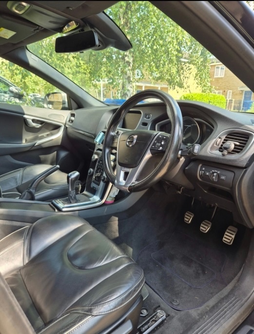 Used Volvo V40 2015 for sale - 76741522: Photo 2