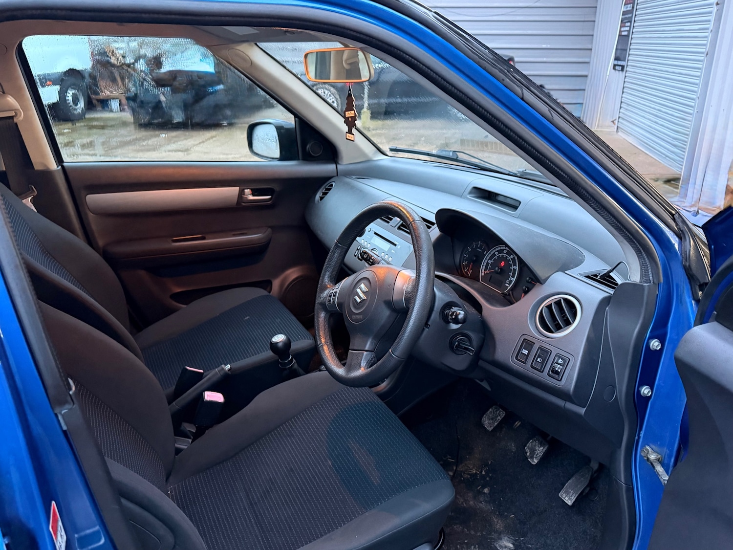 Used Suzuki Swift 2009 for sale - 77319144: Photo 8