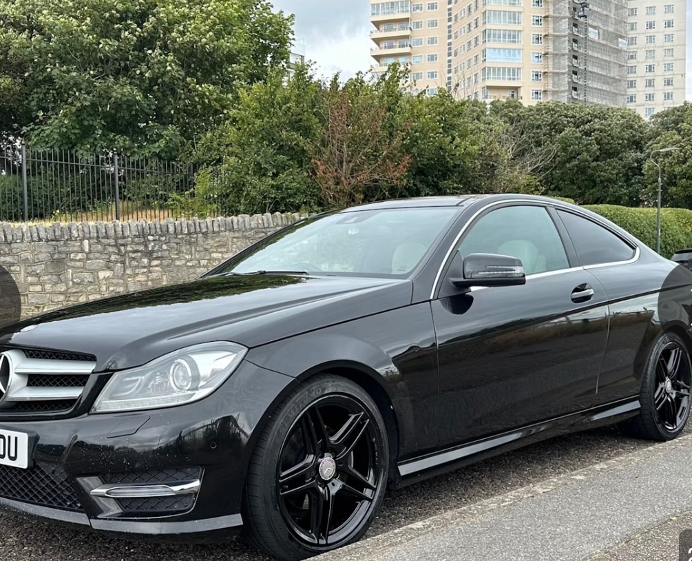 Used Mercedes-Benz C Class 2013 for sale - 76258604: Photo 2