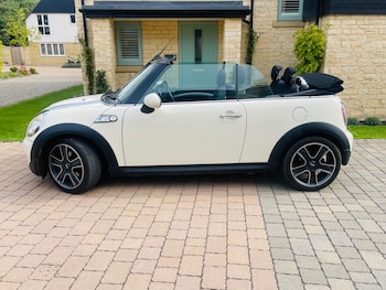 Used MINI Convertible 2010 for sale - 75514879: Photo