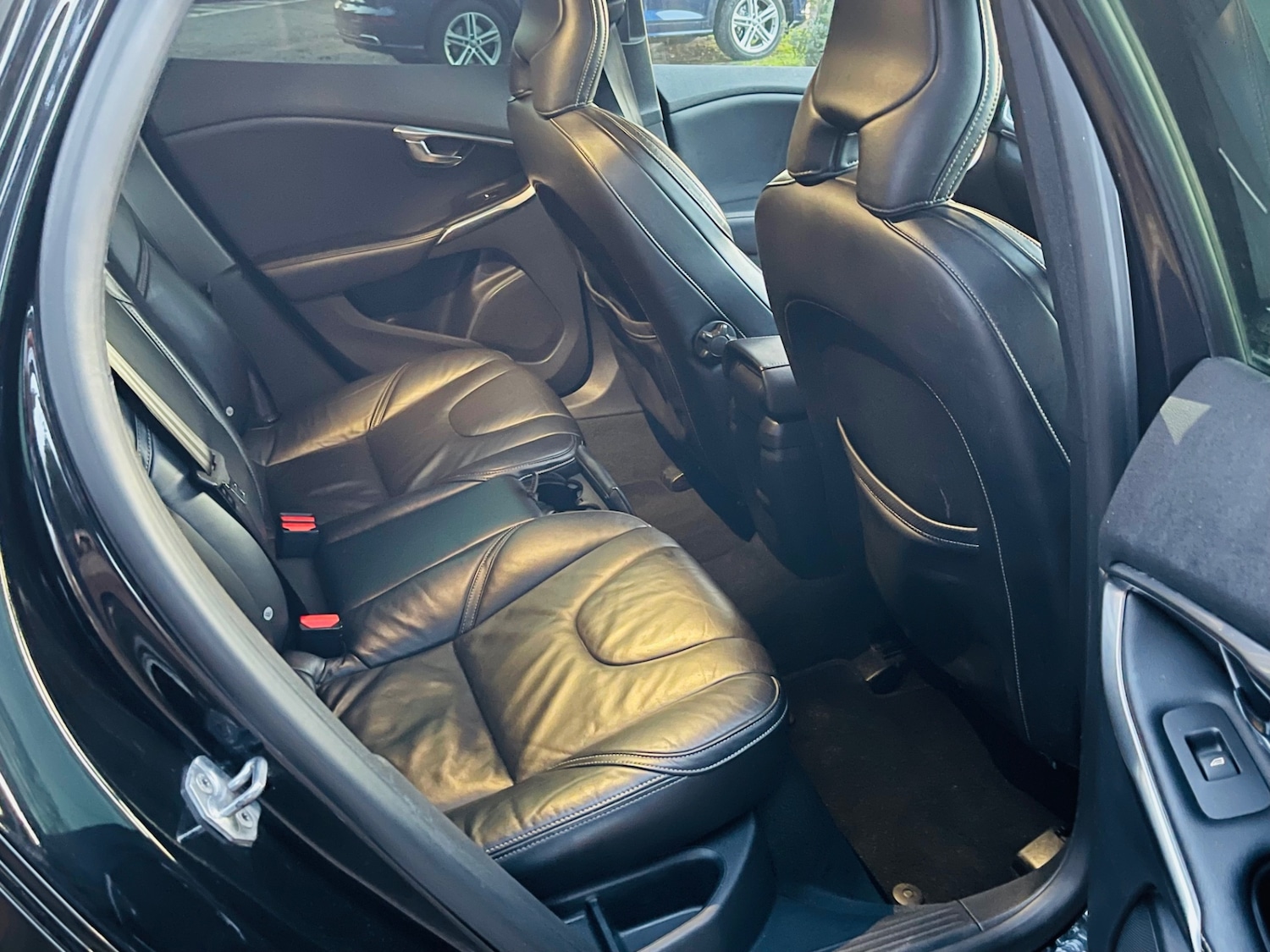 Used Volvo V40 2015 for sale - 76922143: Photo 14